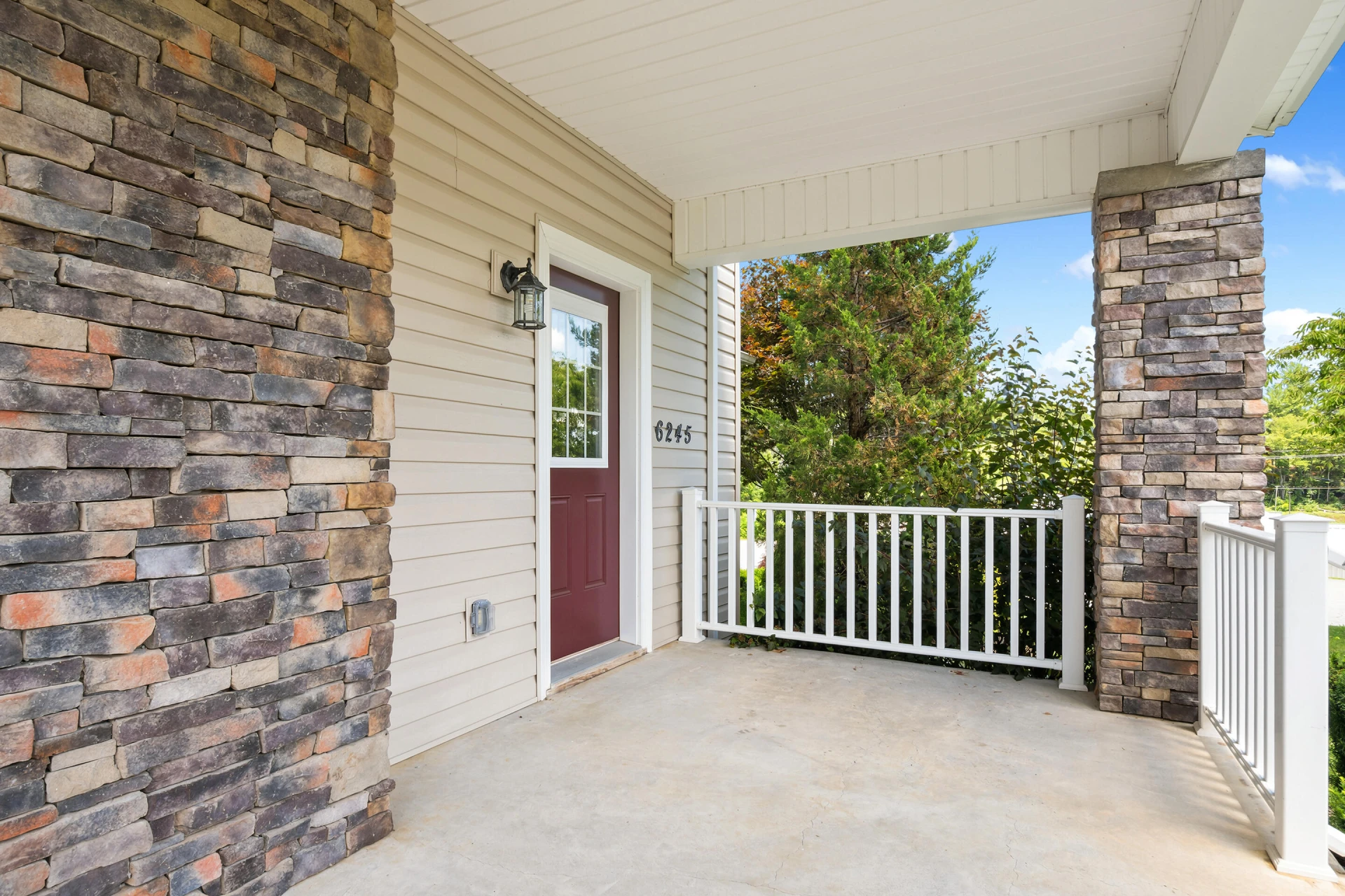 6245 University Park DR - Photo 2