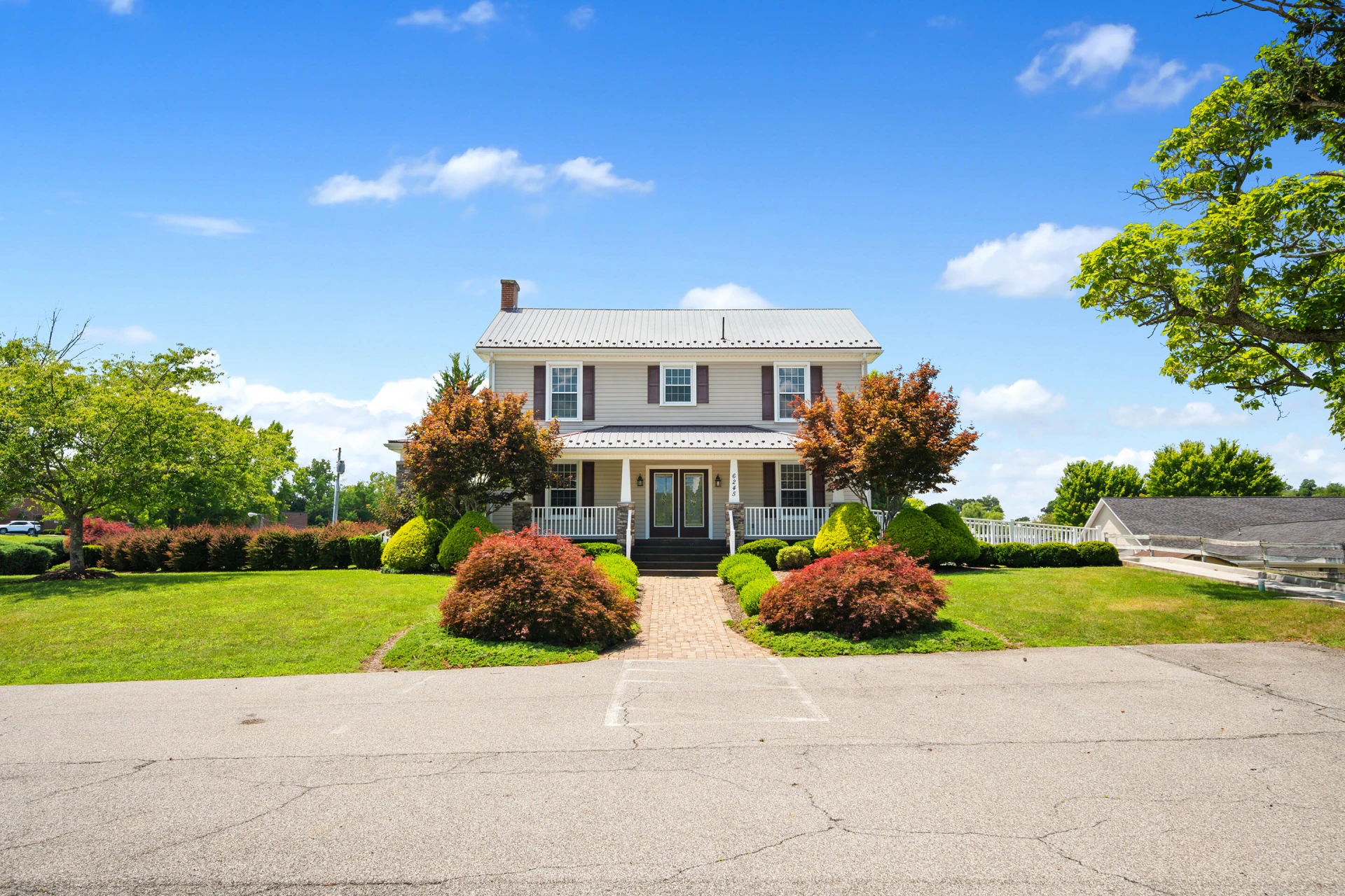 6245 University Park DR - Photo 8