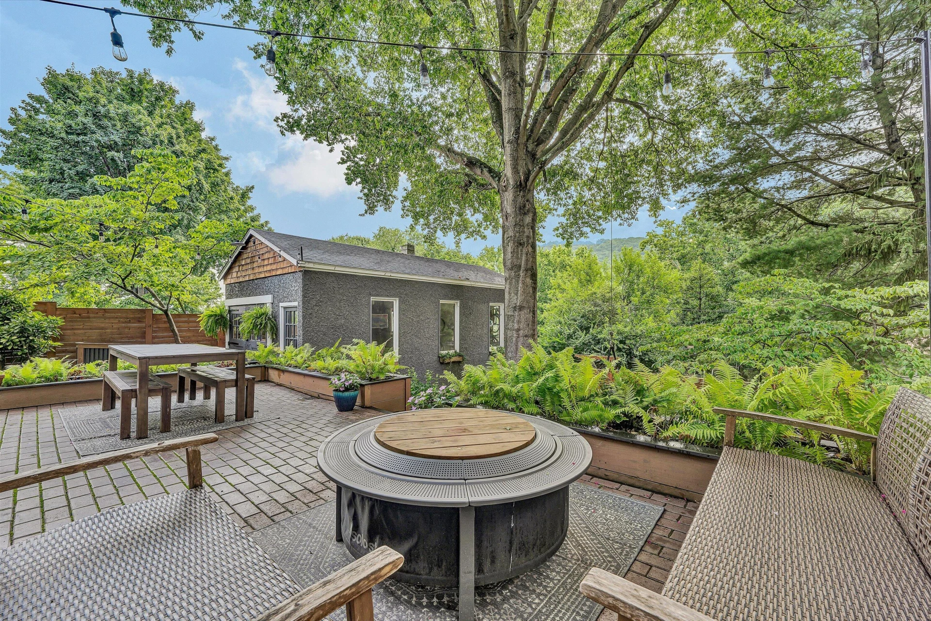 2214 Wycliffe AVE SW - Photo 32