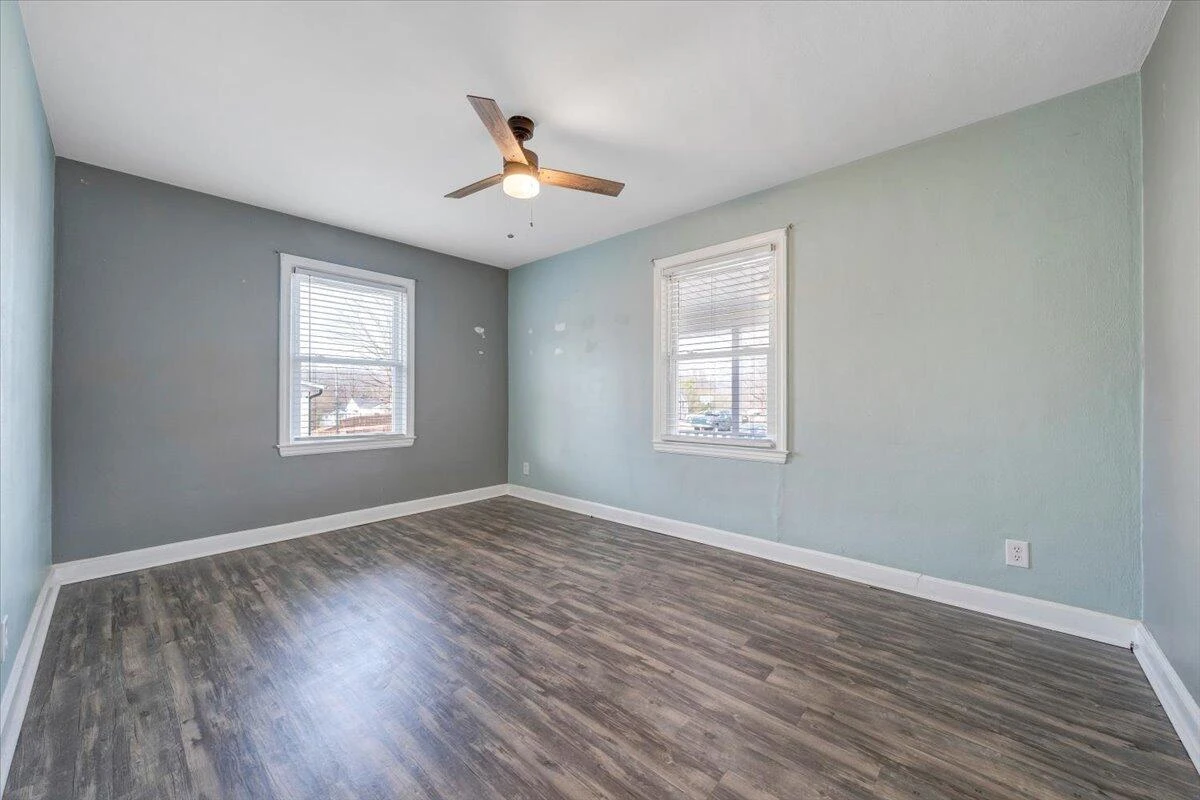 1902 Springfield AVE - Photo 18