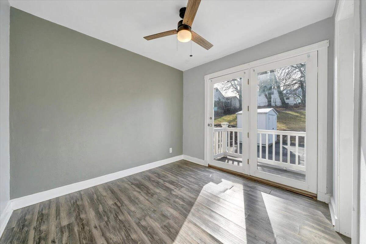 1902 Springfield AVE - Photo 20