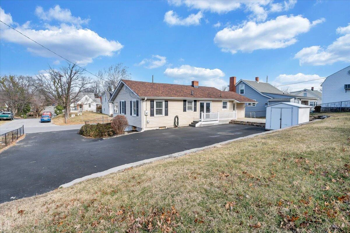 1902 Springfield AVE - Photo 33
