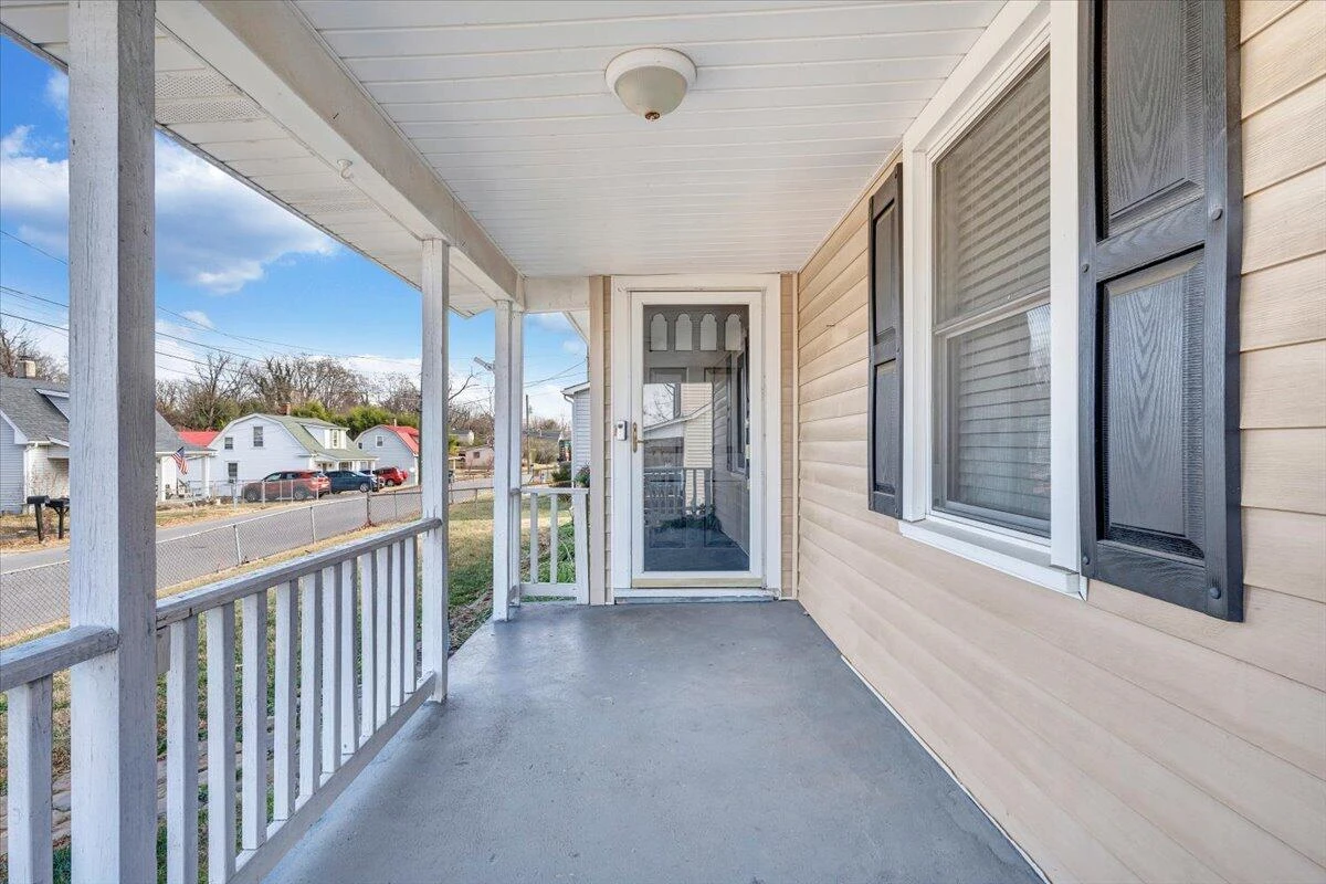 1902 Springfield AVE - Photo 5