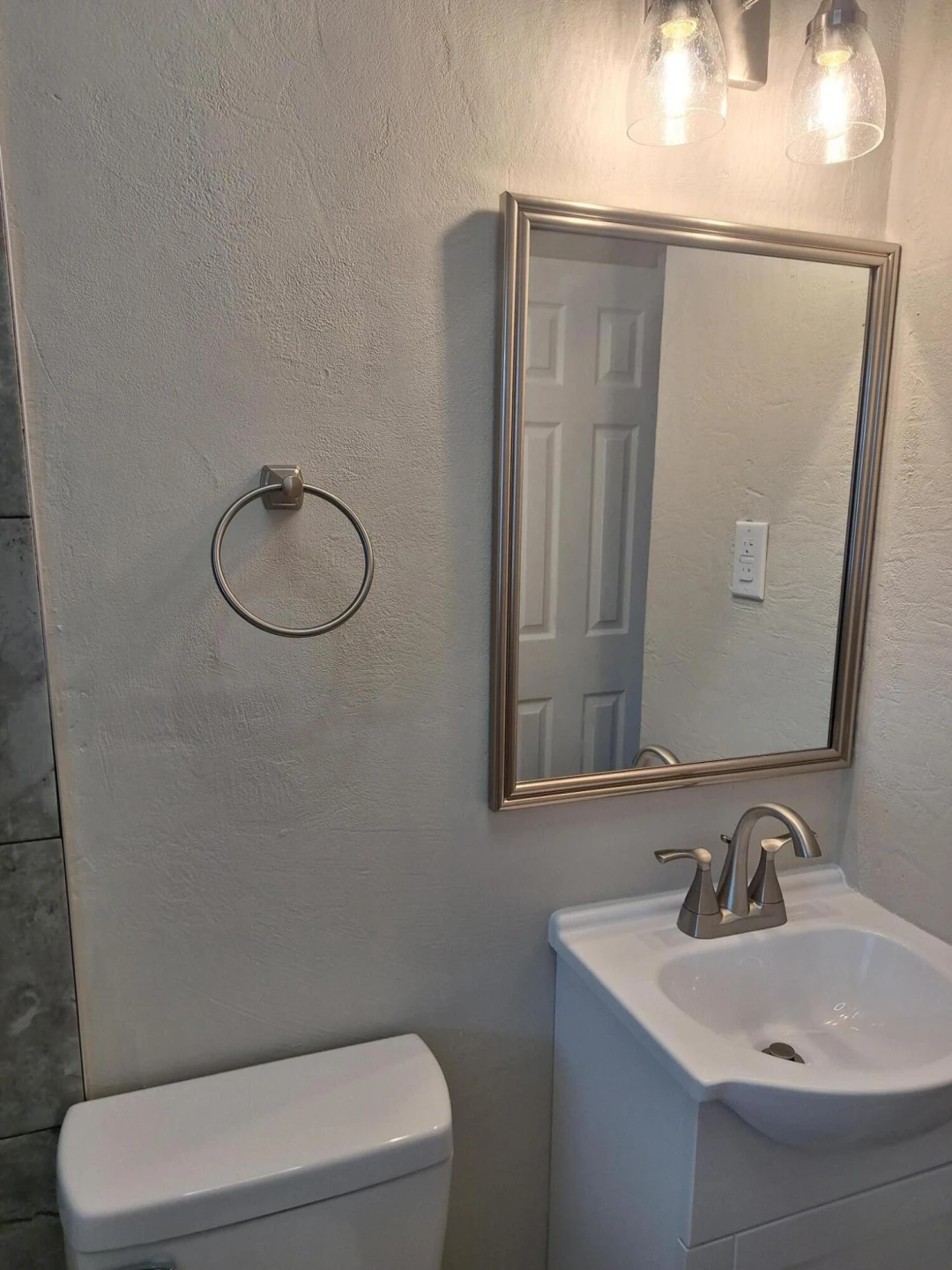 4034 Maine AVE NW - Photo 17