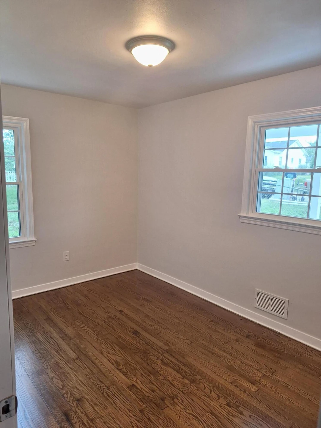 4034 Maine AVE NW - Photo 18