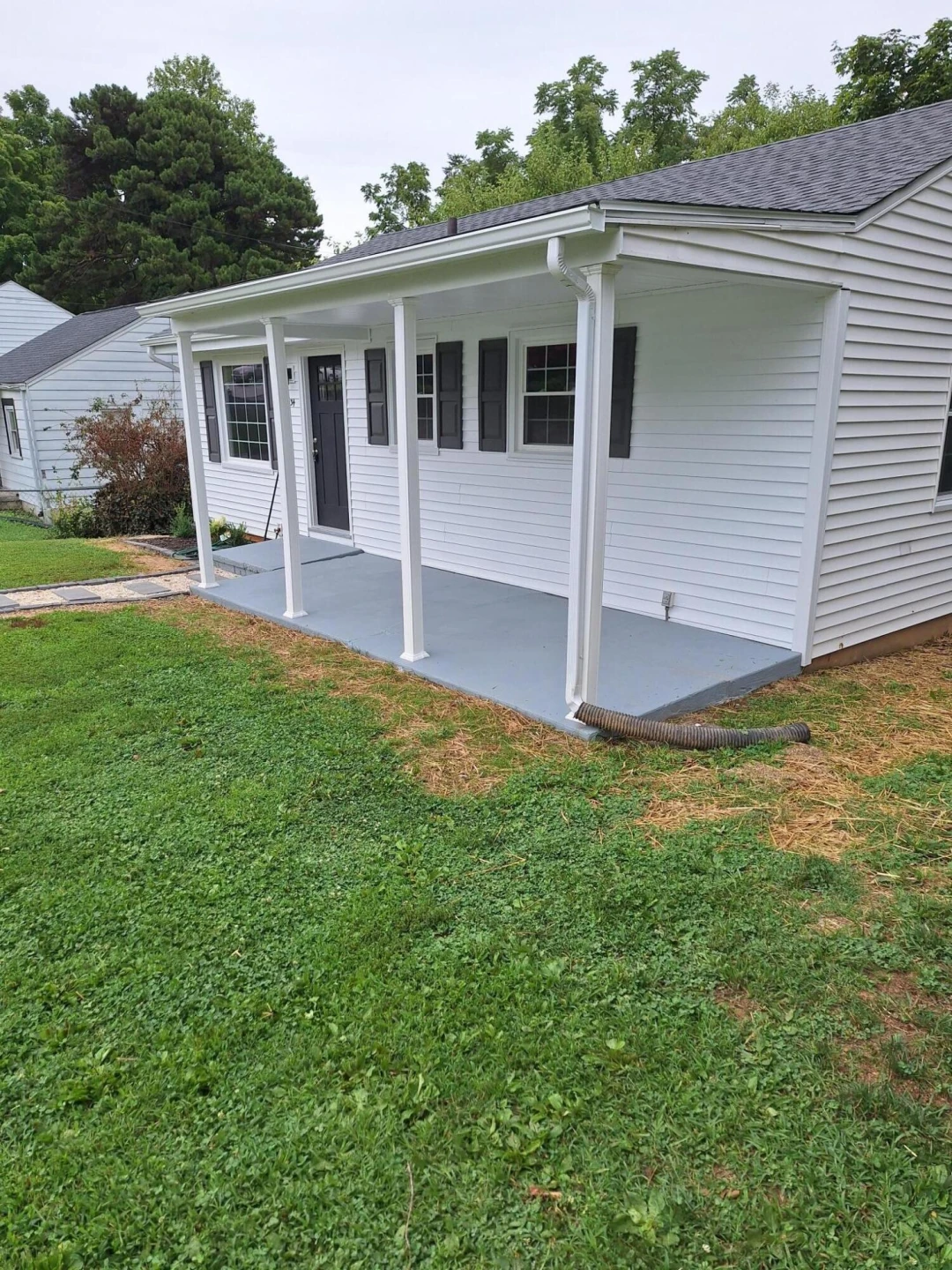 4034 Maine AVE NW - Photo 2