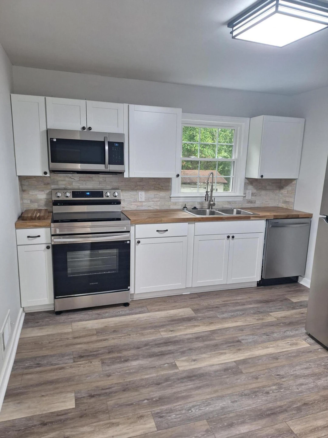4034 Maine AVE NW - Photo 8