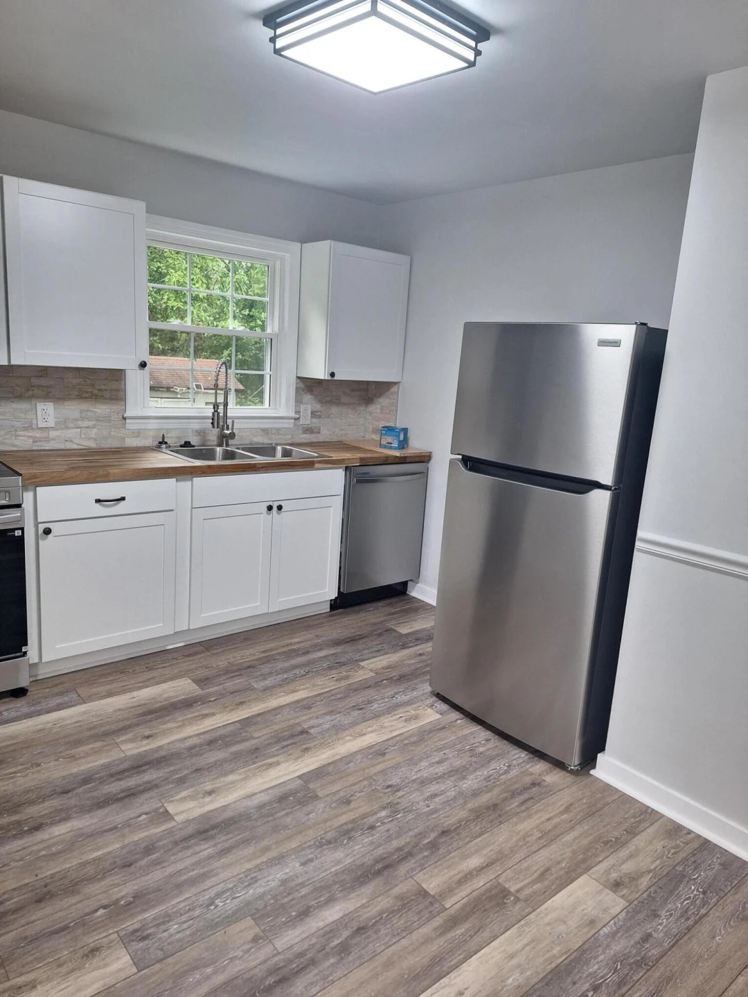 4034 Maine AVE NW - Photo 9