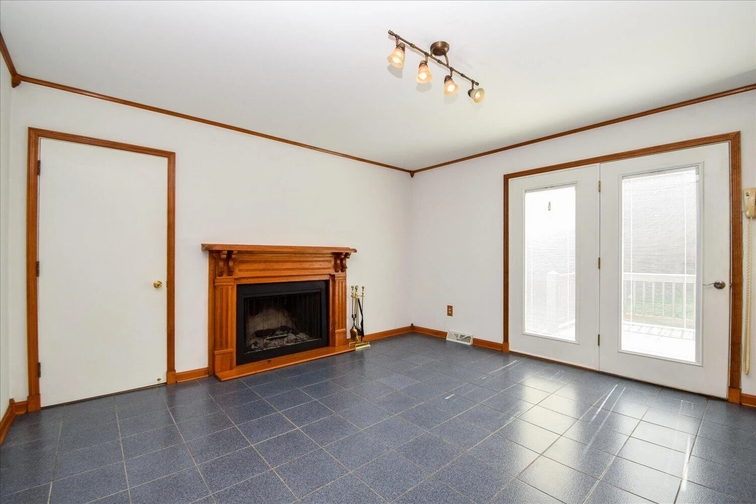 380 Andrew DR - Photo 14