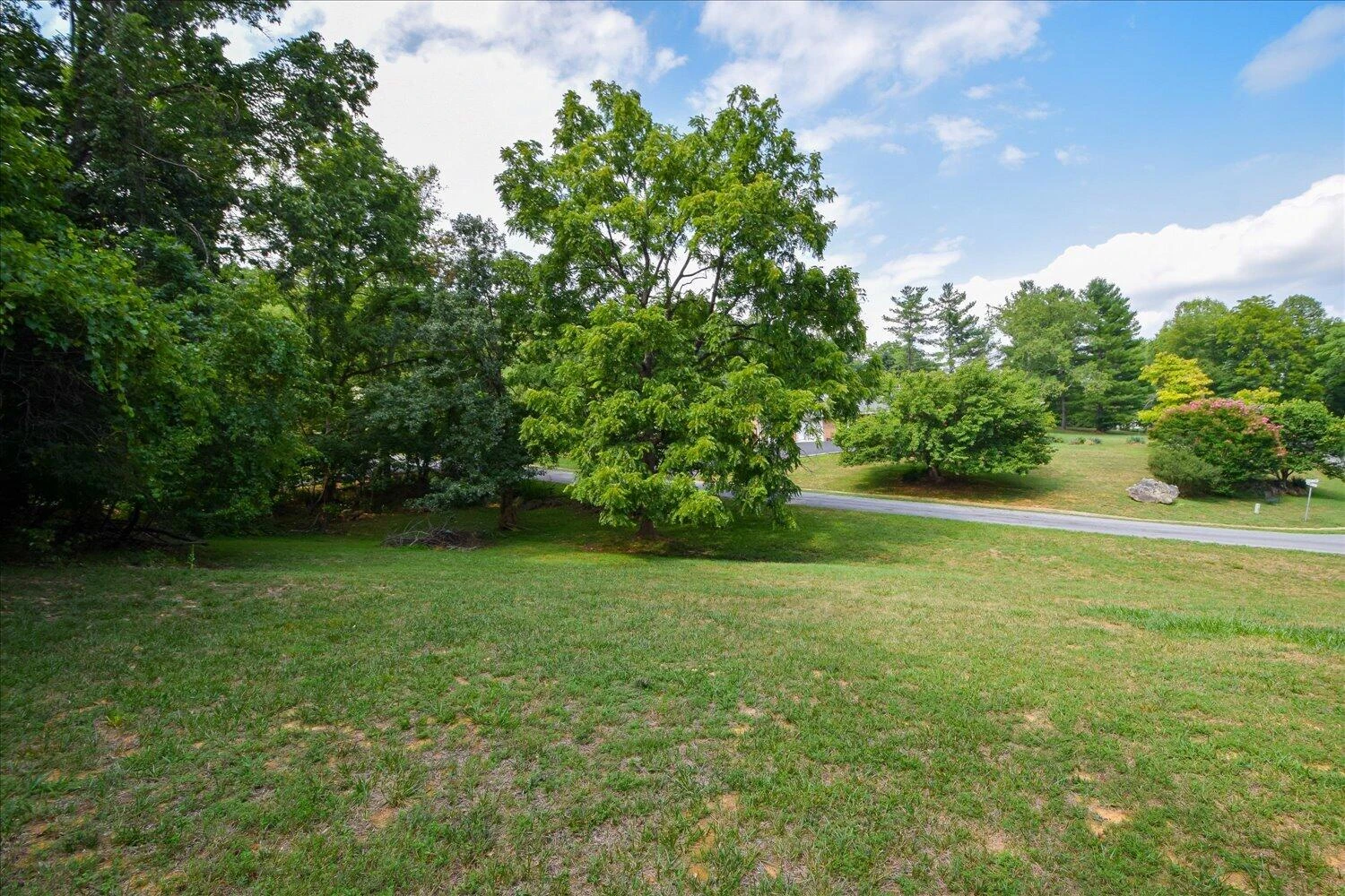380 Andrew DR - Photo 32