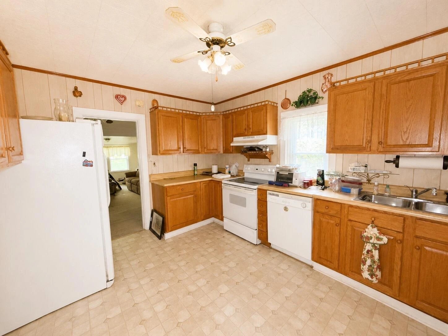 644 Ashwood DR - Photo 10