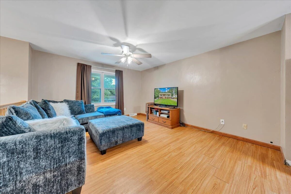 1002 Galax ST - Photo 5