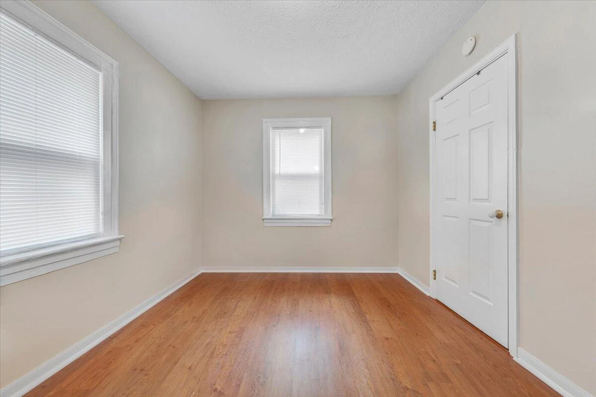513 20th ST NW - Photo 17