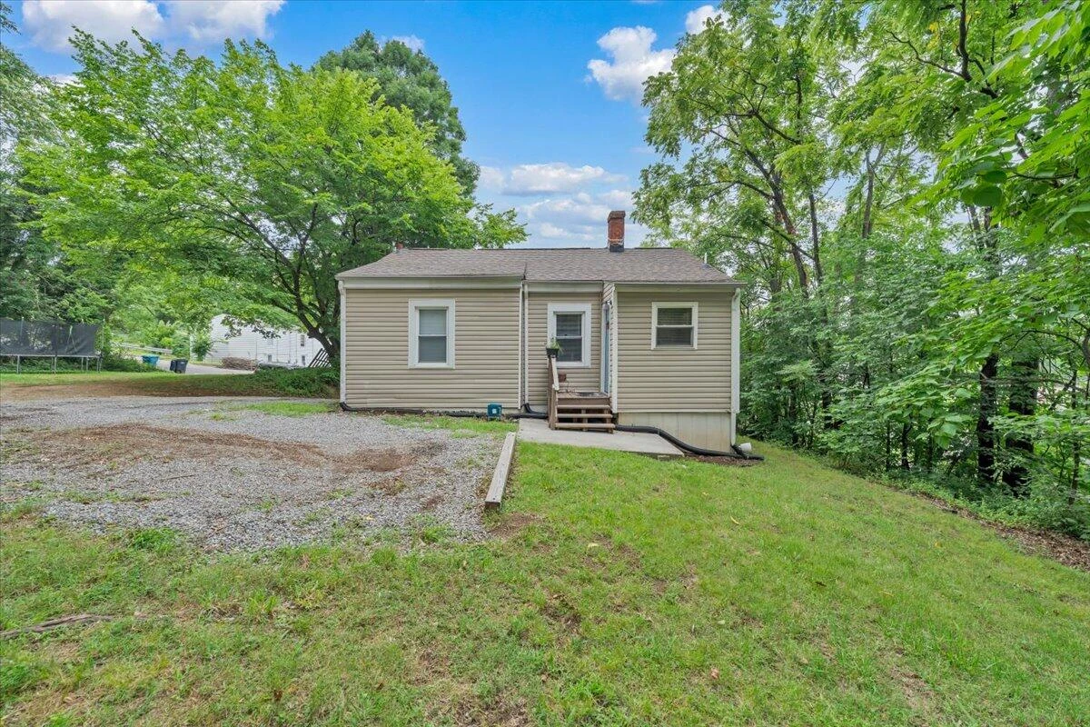 513 20th ST NW - Photo 27