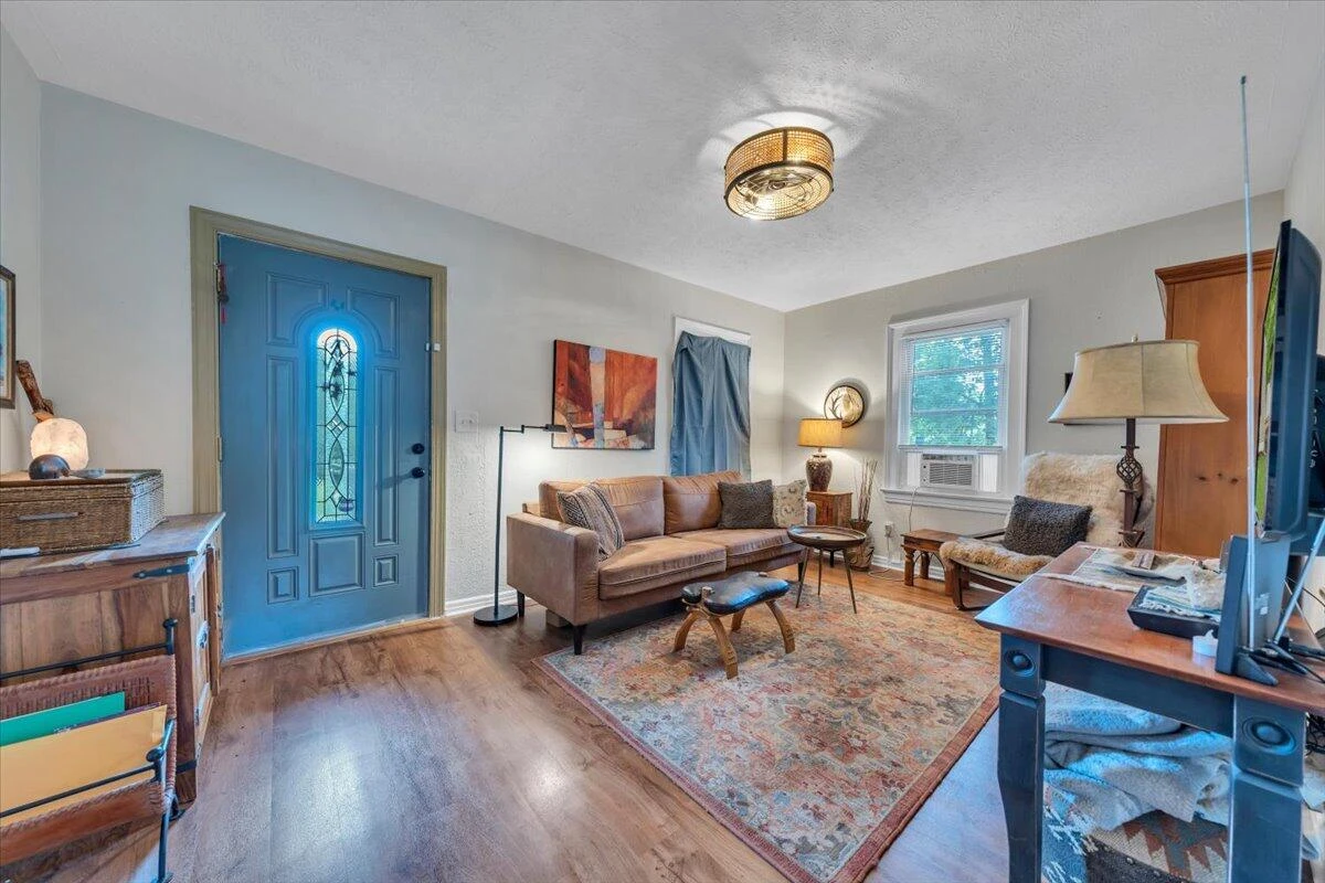 513 20th ST NW - Photo 5