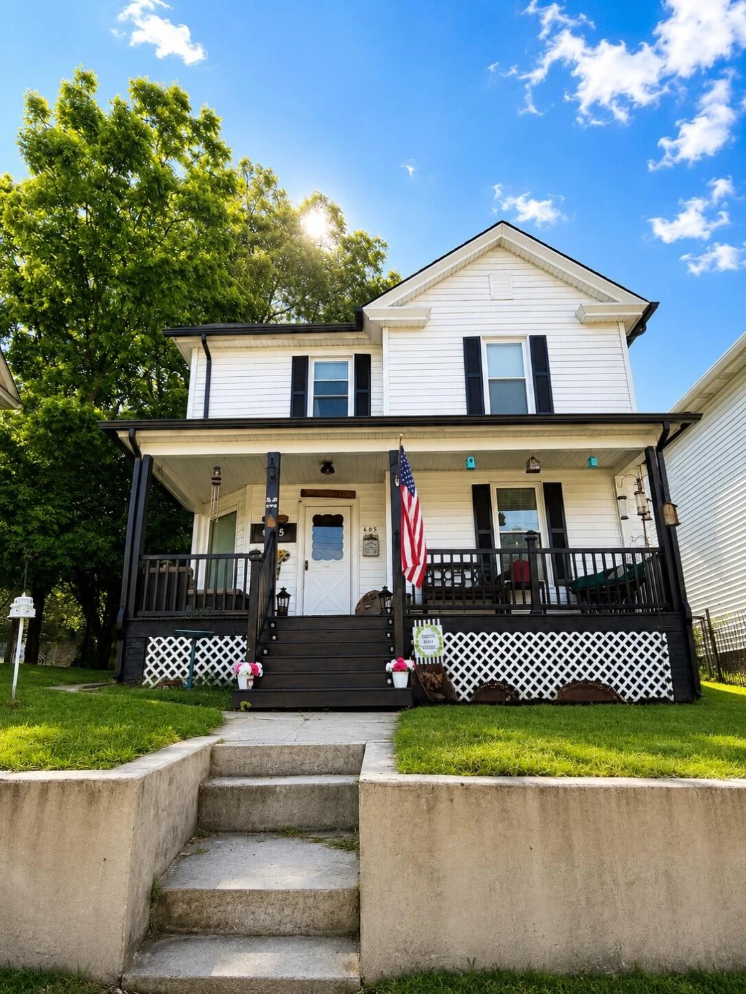 605 Brussels AVE