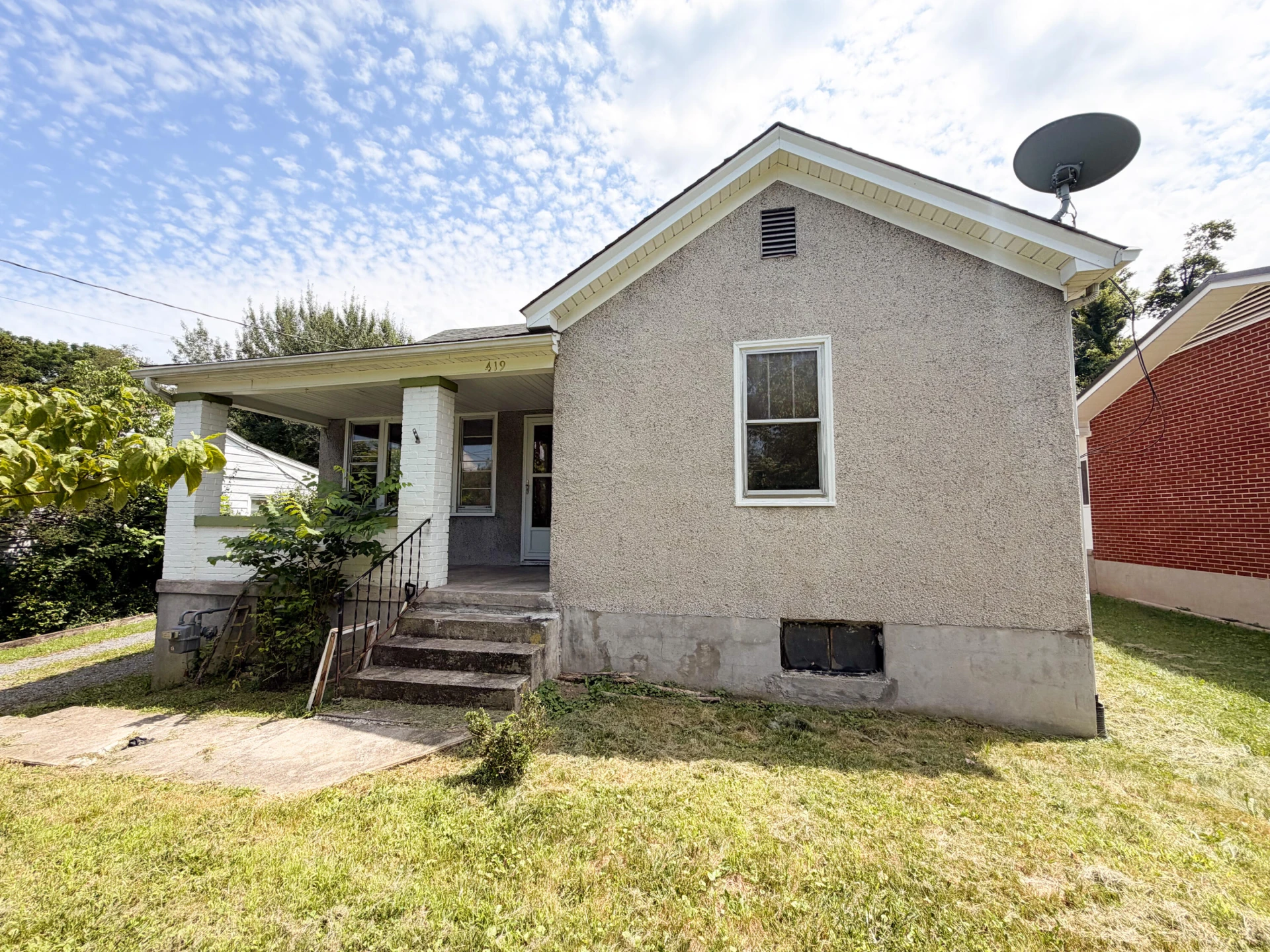 419 W Indian Valley RD