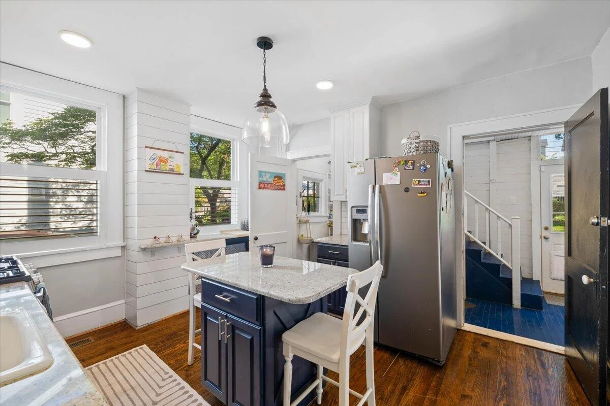 2227 Westover AVE SW - Photo 9