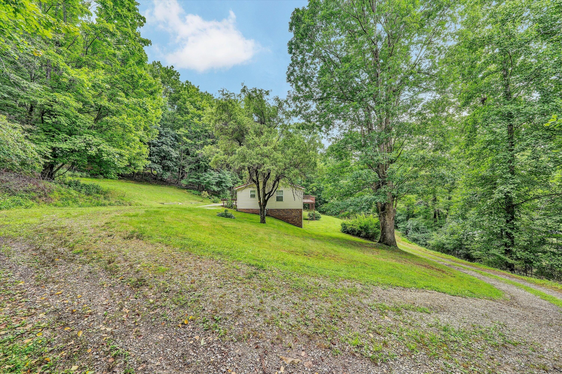 1891 Happy Hollow RD - Photo 28