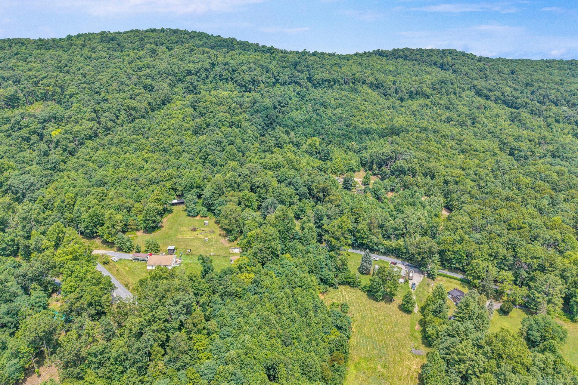 1891 Happy Hollow RD - Photo 32