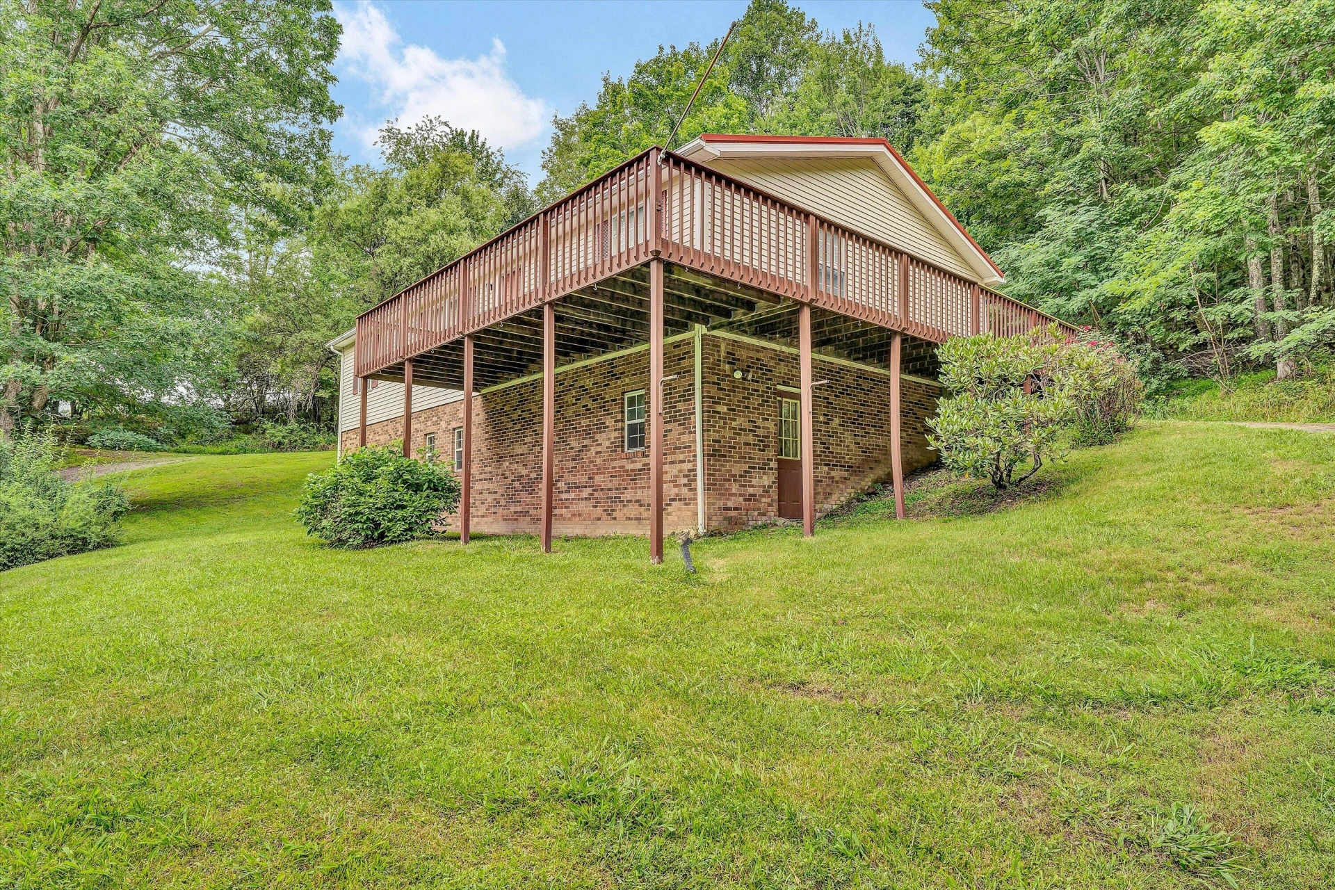1891 Happy Hollow RD - Photo 4