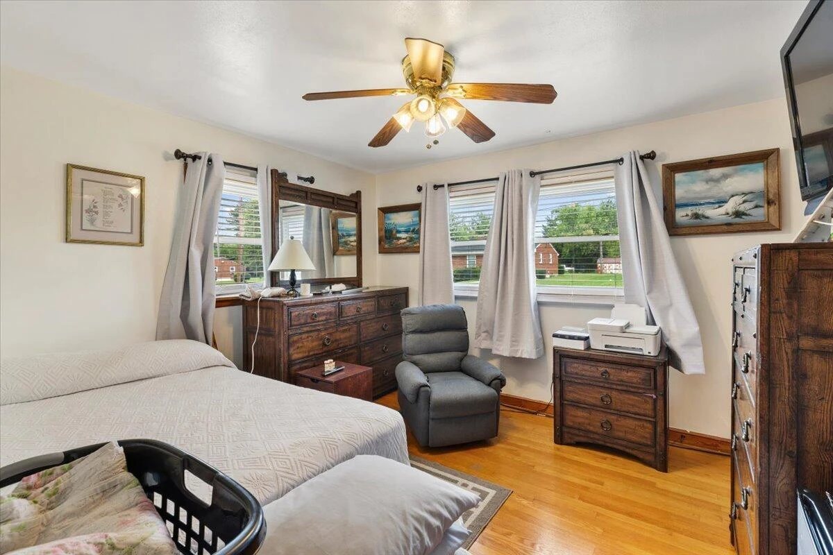 1915 Glenroy ST NW - Photo 17