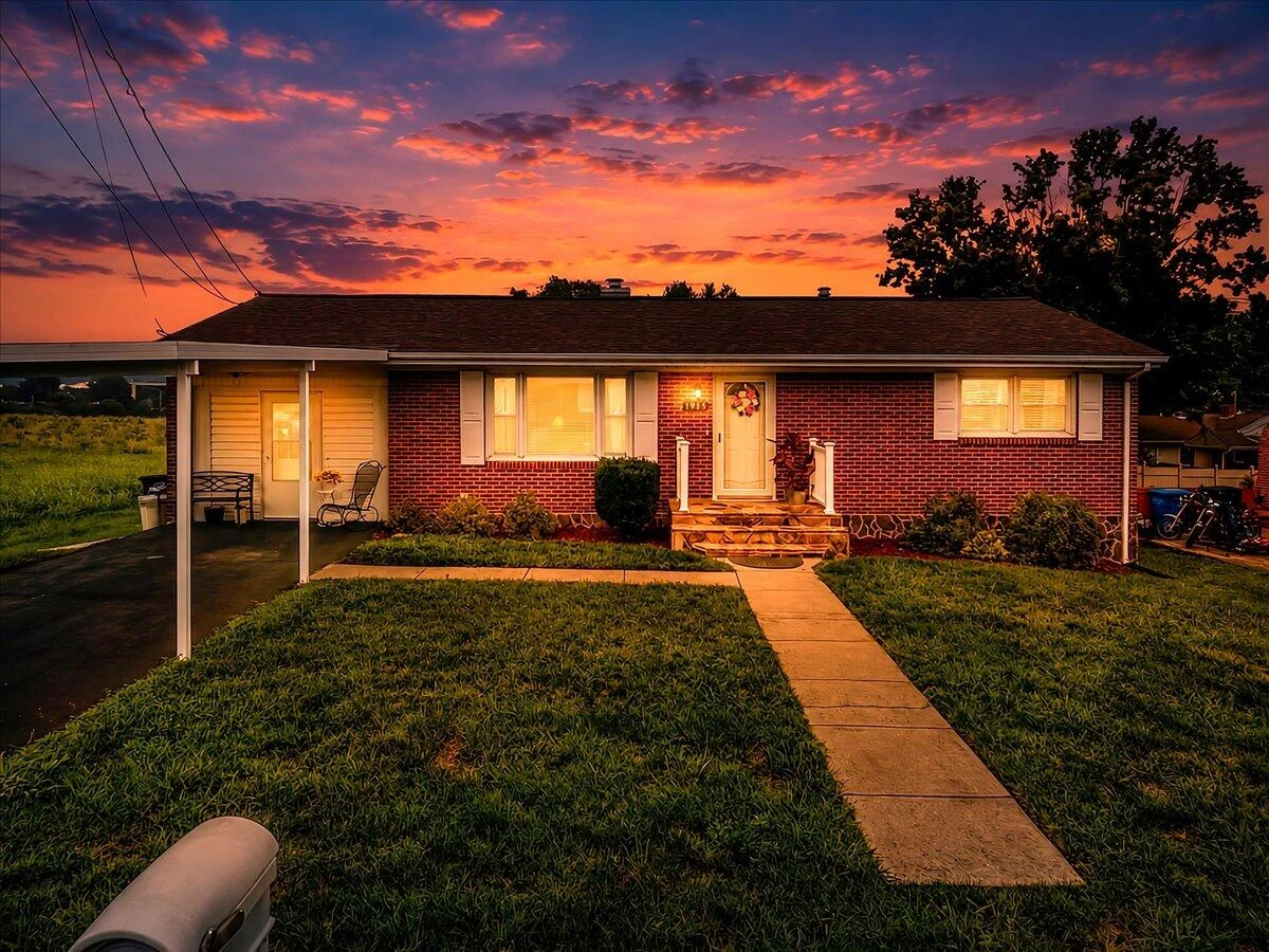 1915 Glenroy ST NW - Photo 2