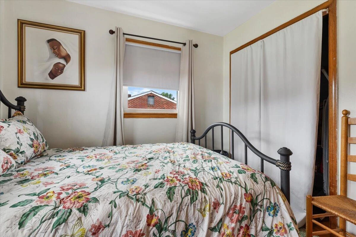 1915 Glenroy ST NW - Photo 20