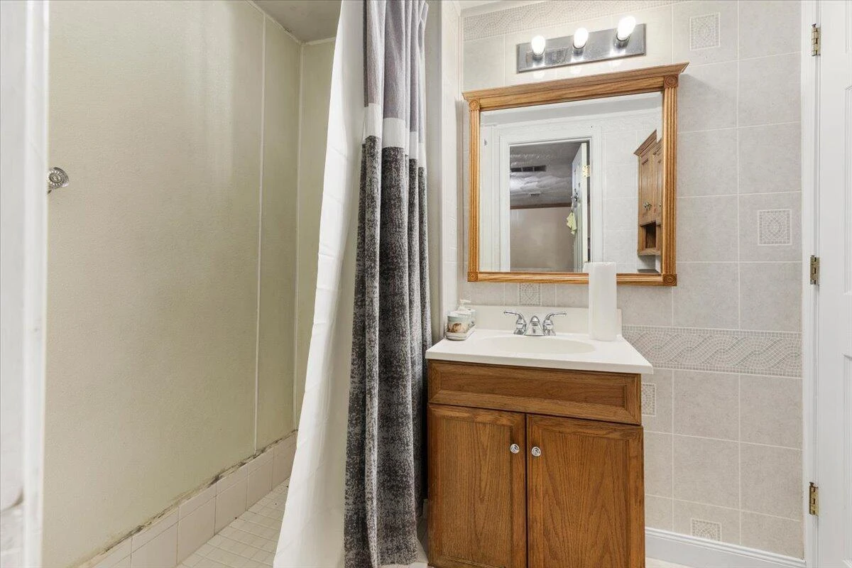 1915 Glenroy ST NW - Photo 27