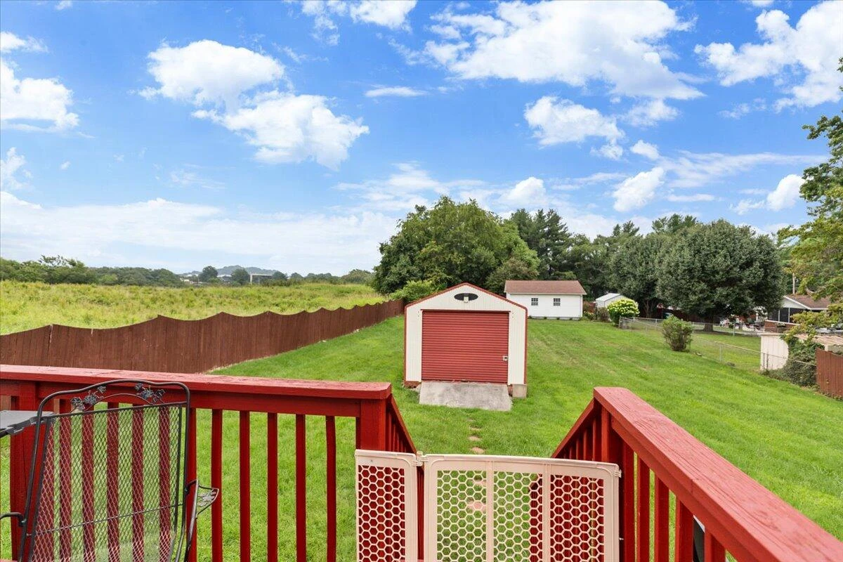 1915 Glenroy ST NW - Photo 33