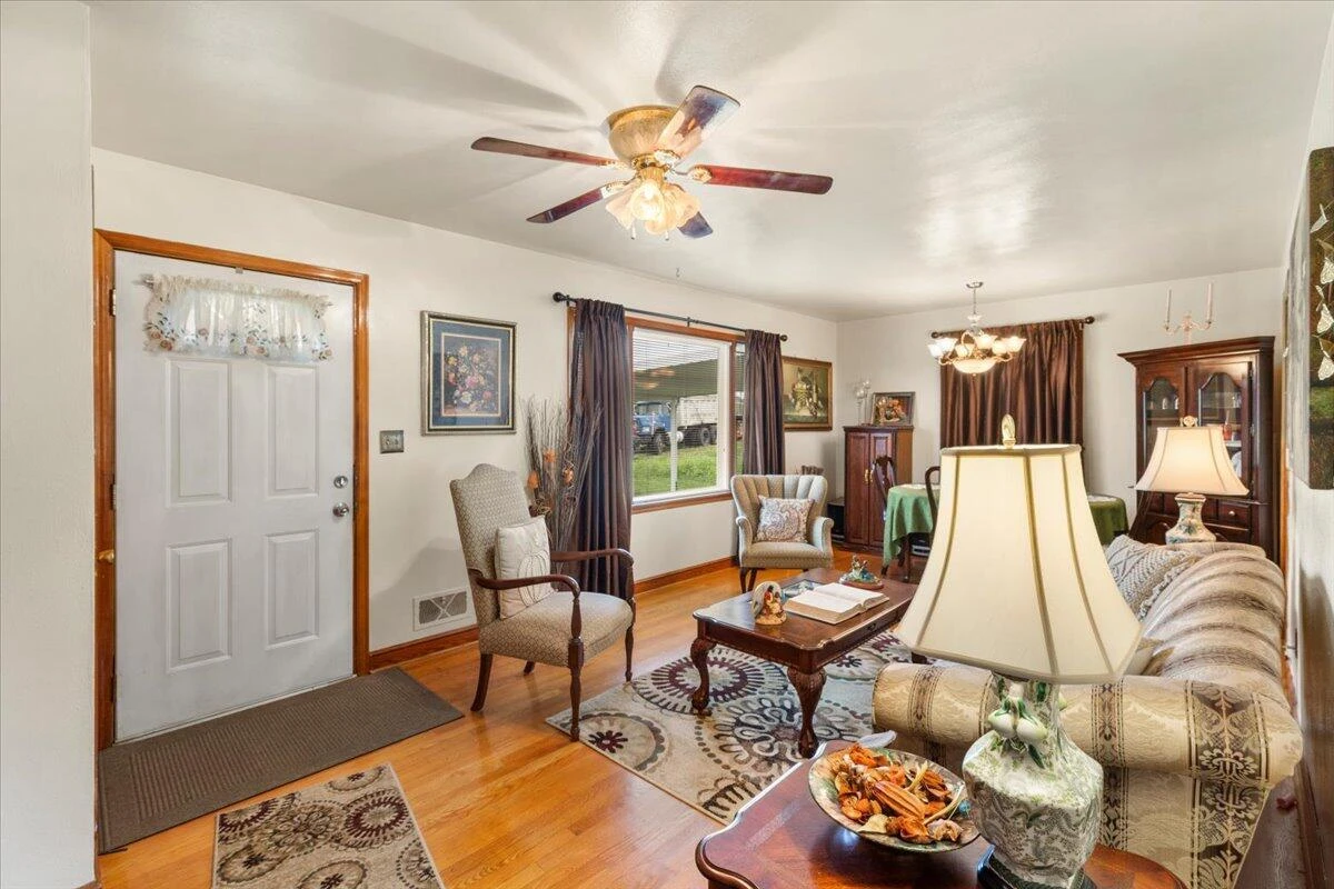 1915 Glenroy ST NW - Photo 8