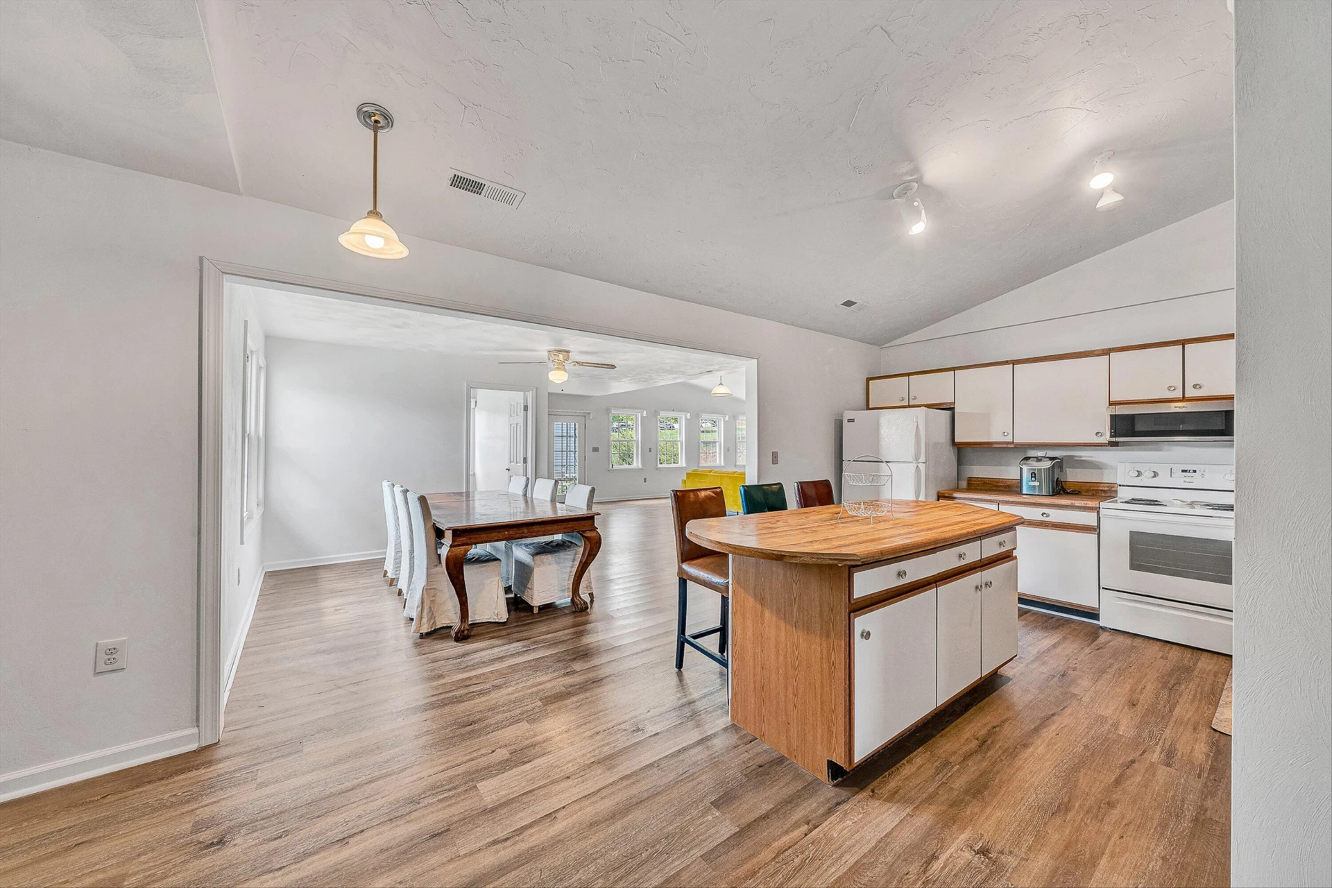 3721 Chaparral DR - Photo 15