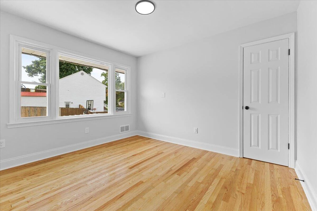 503 Palisades DR - Photo 18