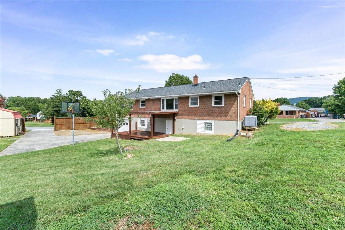503 Palisades DR - Photo 38
