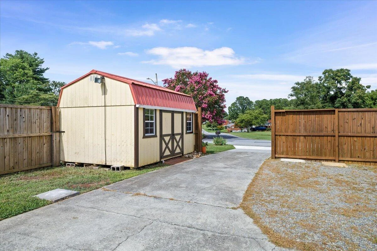 503 Palisades DR - Photo 39