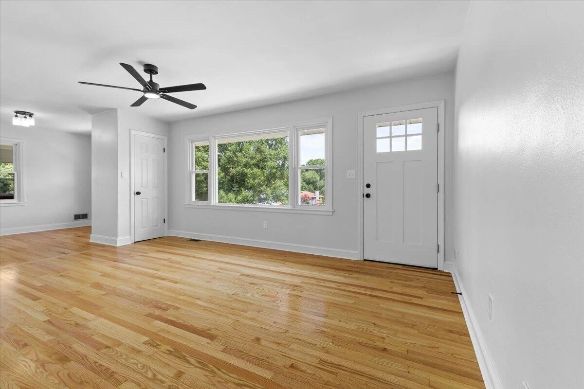 503 Palisades DR - Photo 6