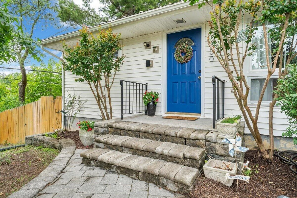 100 Roseland DR SW - Photo 2