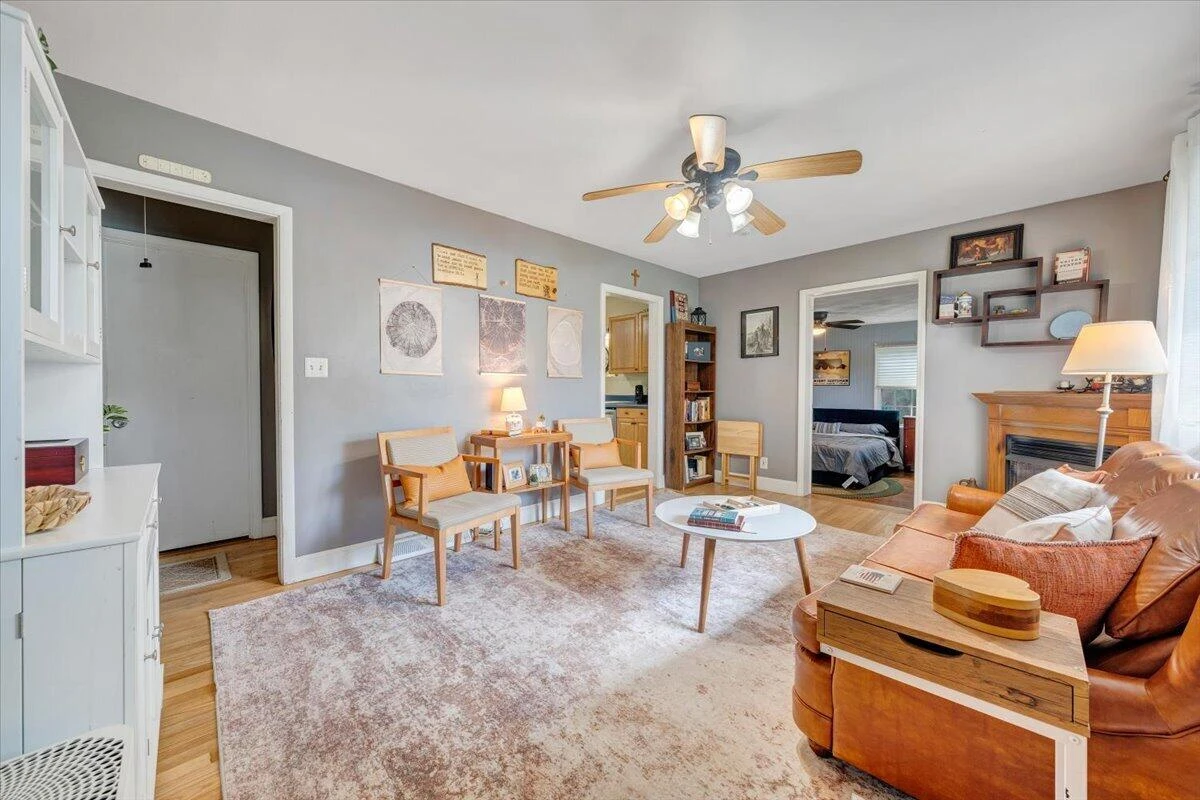 100 Roseland DR SW - Photo 5