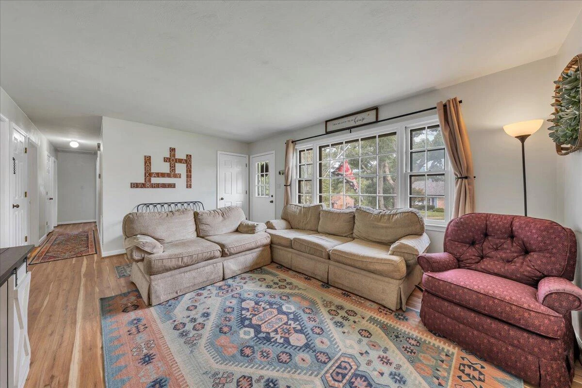 1516 Millwood DR - Photo 5