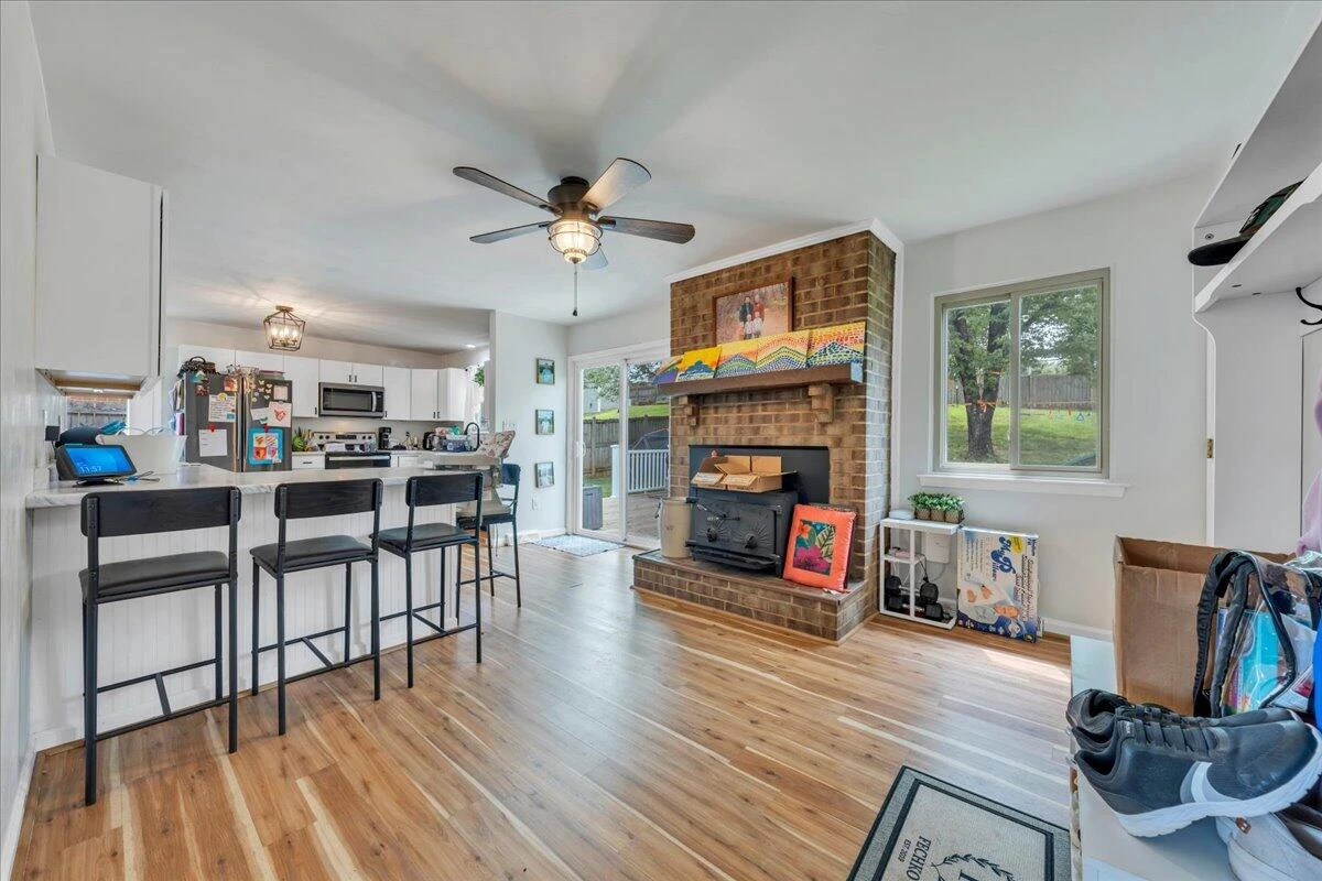 1516 Millwood DR - Photo 9