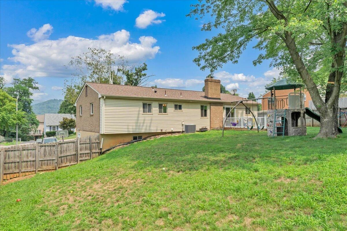1516 Millwood DR - Photo 34