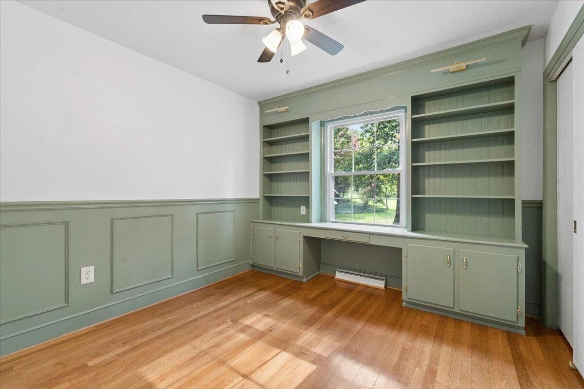 921 Peaksview ST - Photo 13