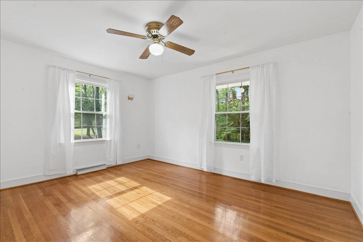 921 Peaksview ST - Photo 15