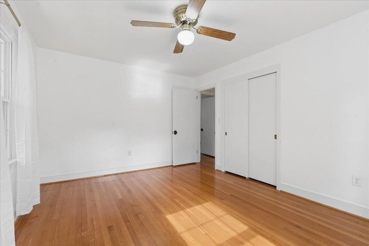 921 Peaksview ST - Photo 16