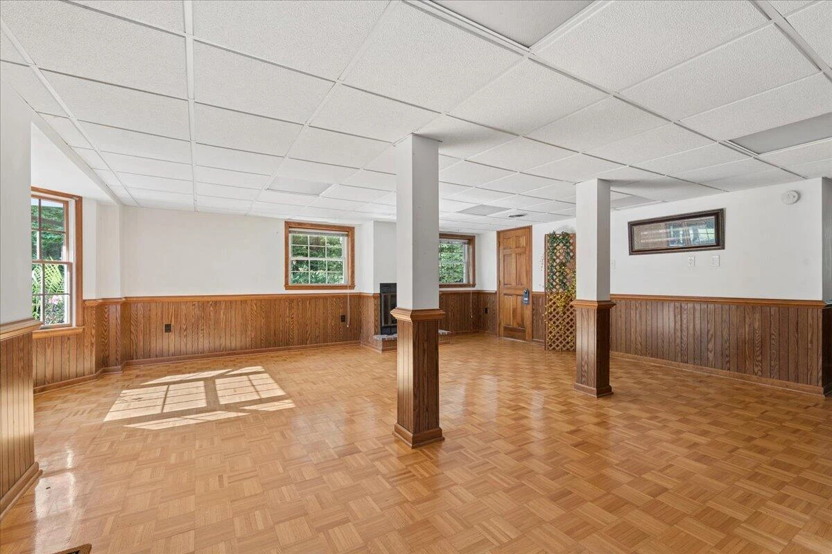 921 Peaksview ST - Photo 21