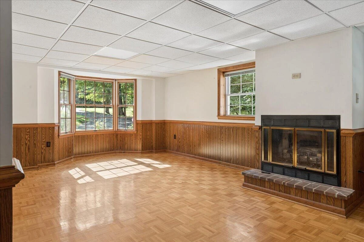 921 Peaksview ST - Photo 22