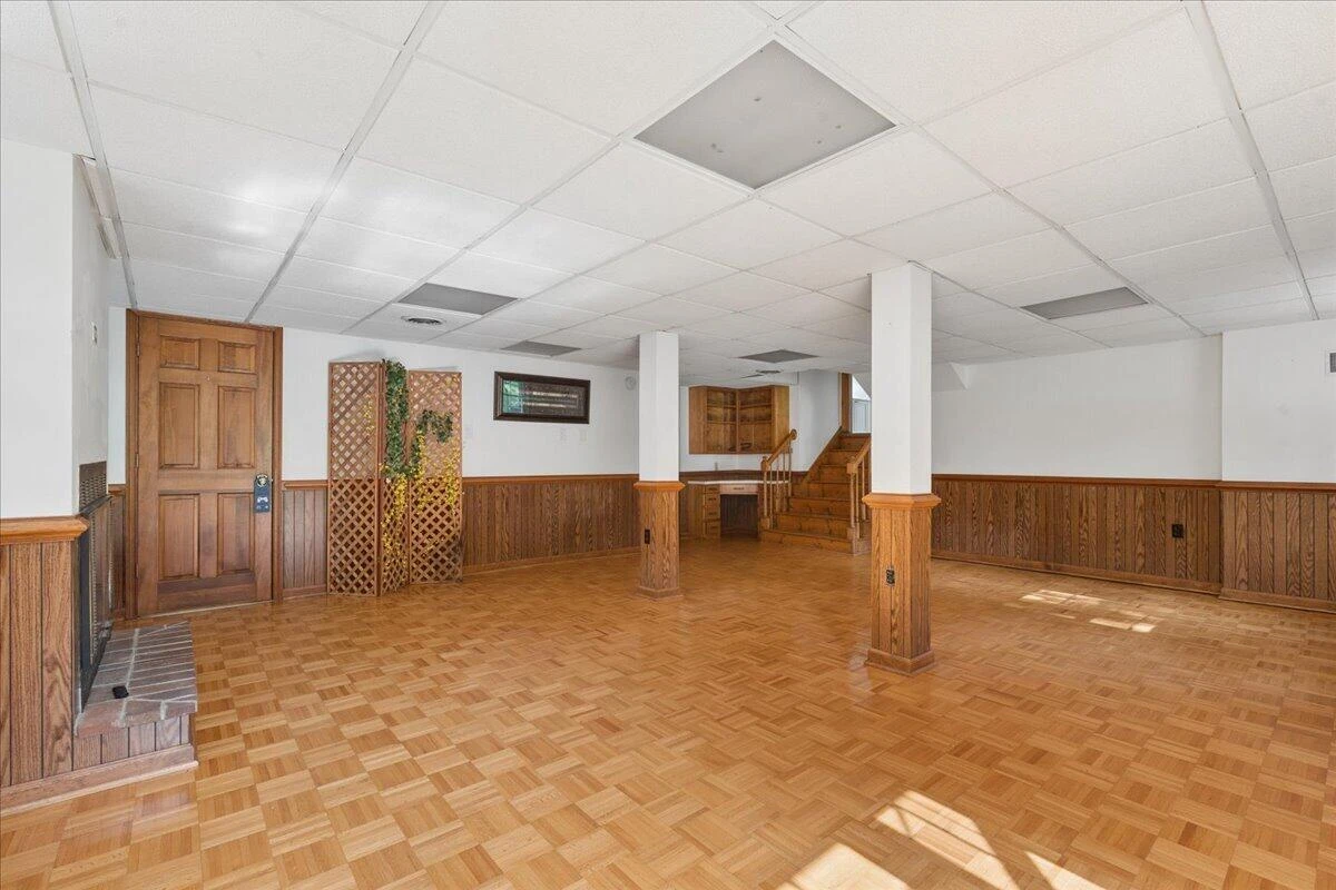 921 Peaksview ST - Photo 23