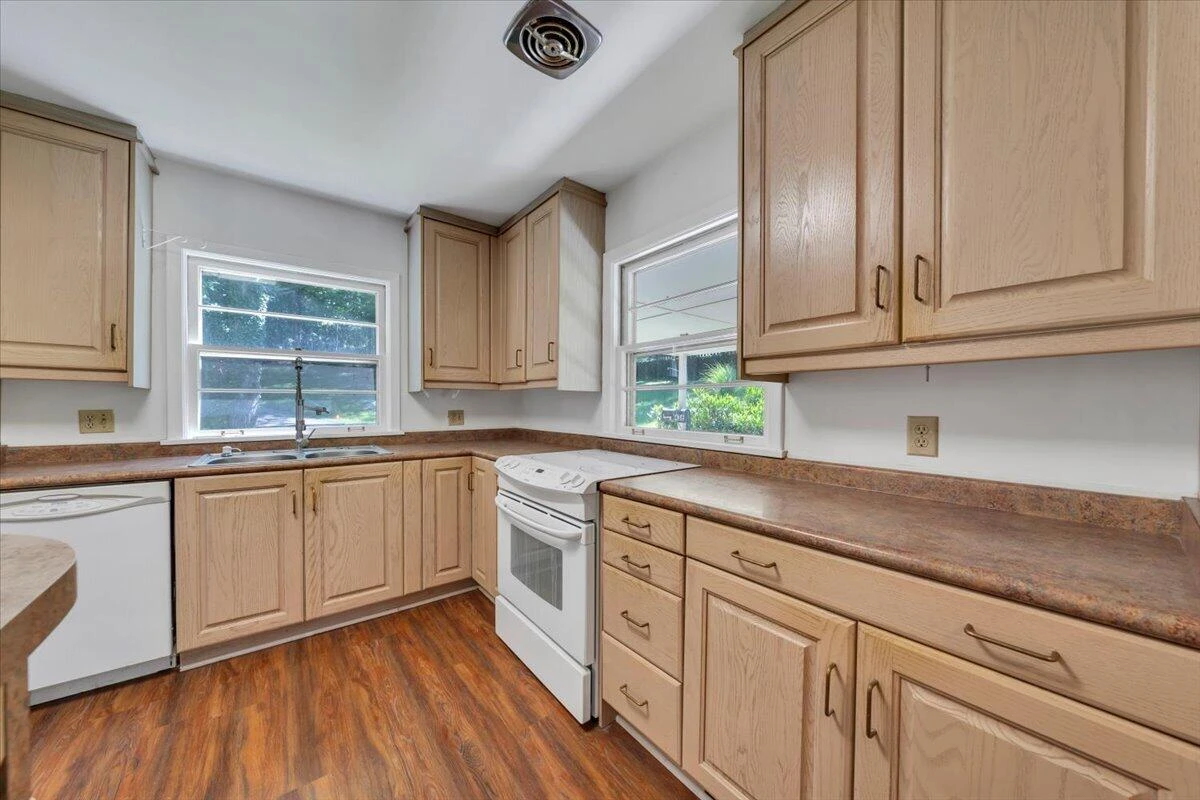 436 Bramble LN SW - Photo 10