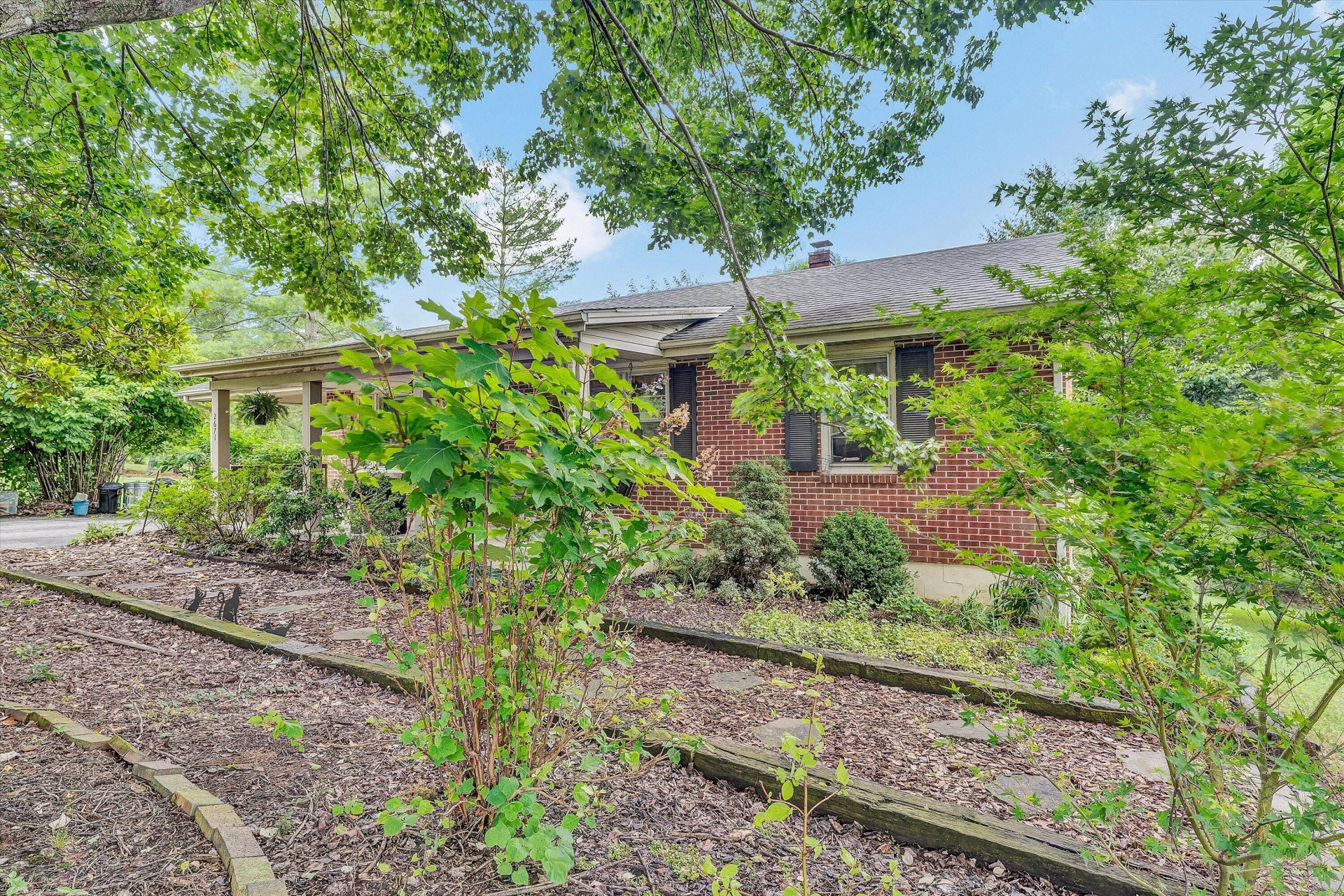2671 Beulah LN - Photo 4