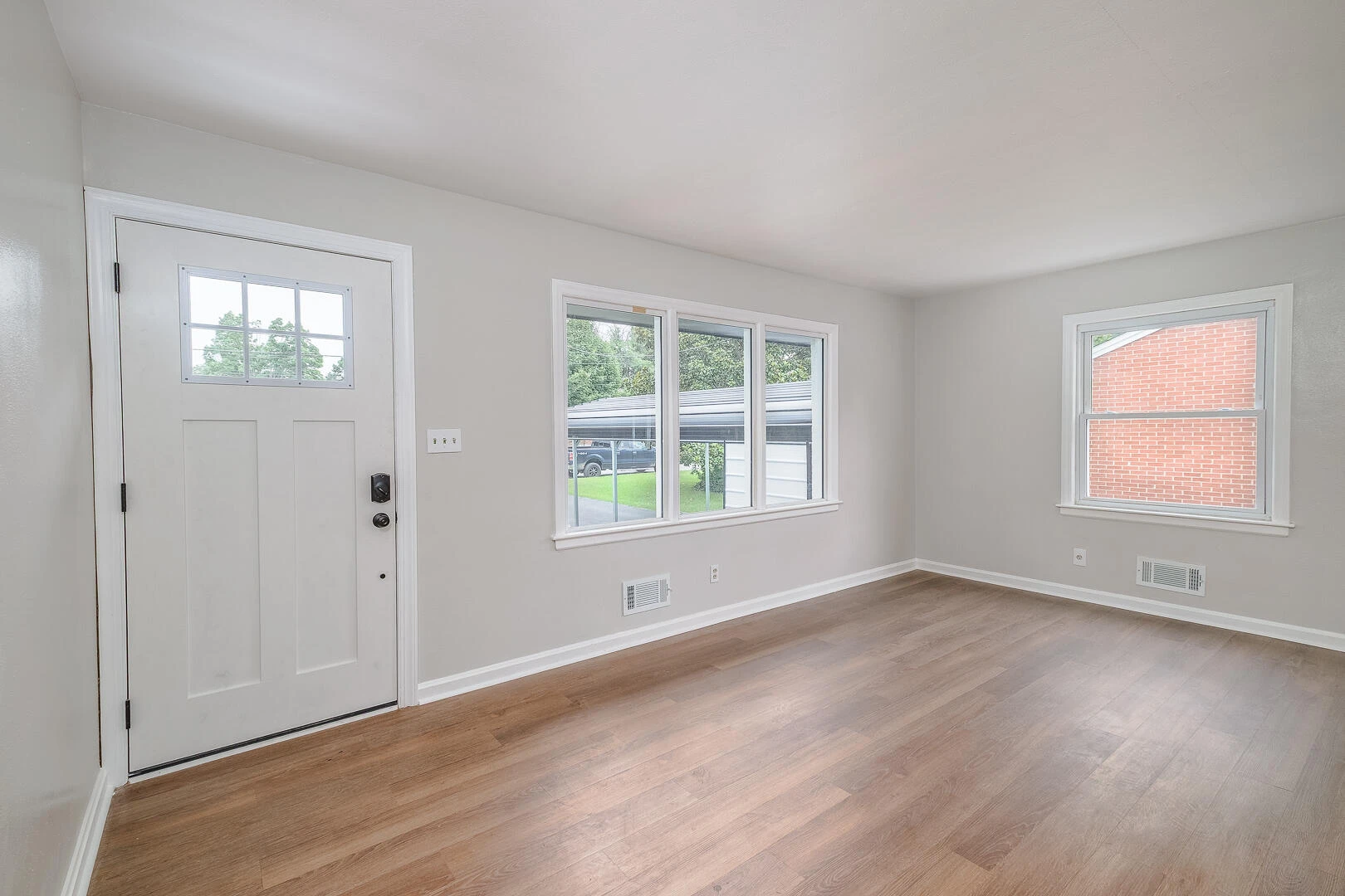 1629 Golfside AVE NW - Photo 15